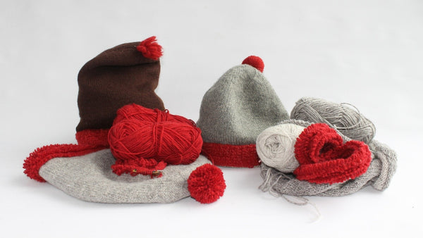2025-09-12 – Knitting a Red-Listed Fringe Hat (Online