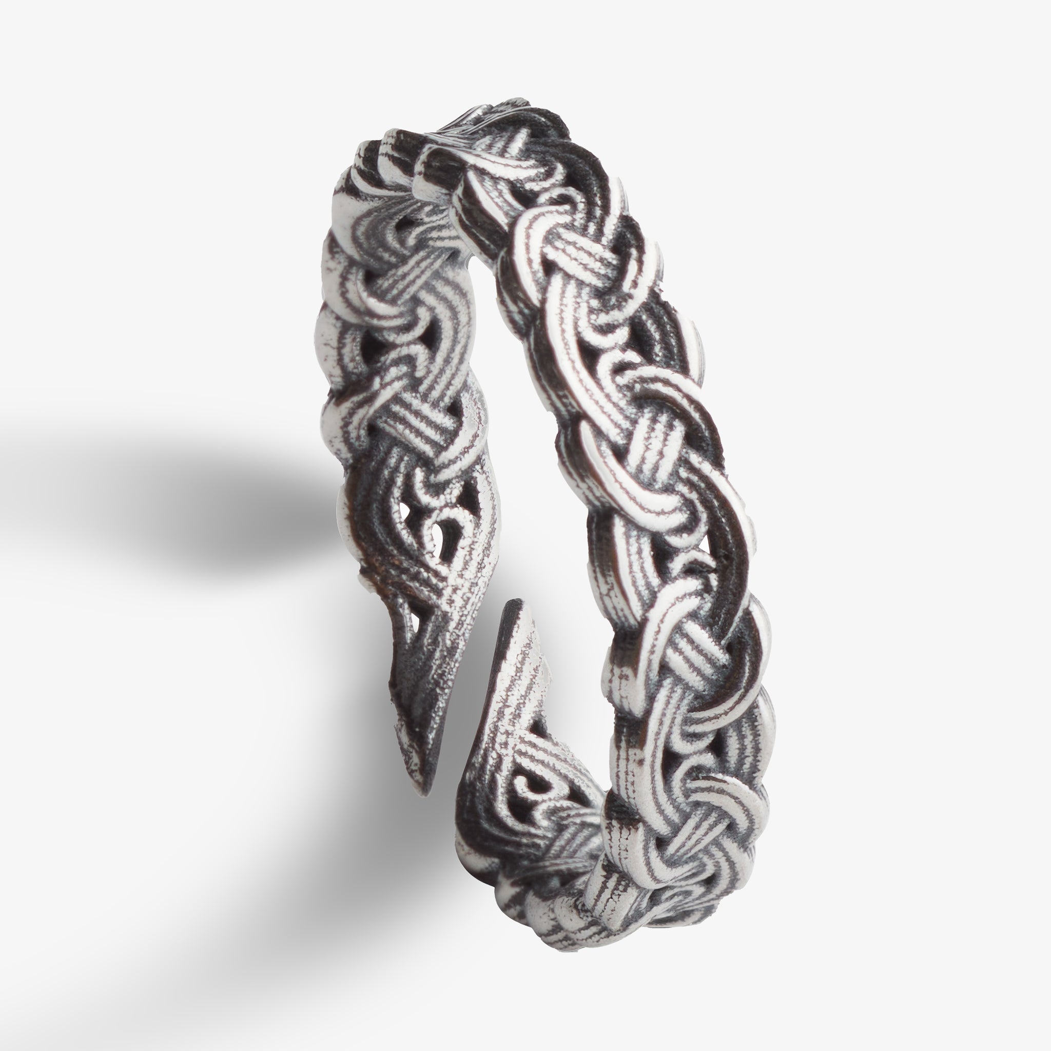 Audbjorn Ring - scalloped edge by Sylvsmidja