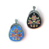 Sinnagrøt Bunad Bag Enamel Pin