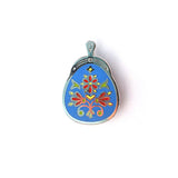 Sinnagrøt Bunad Bag Enamel Pin