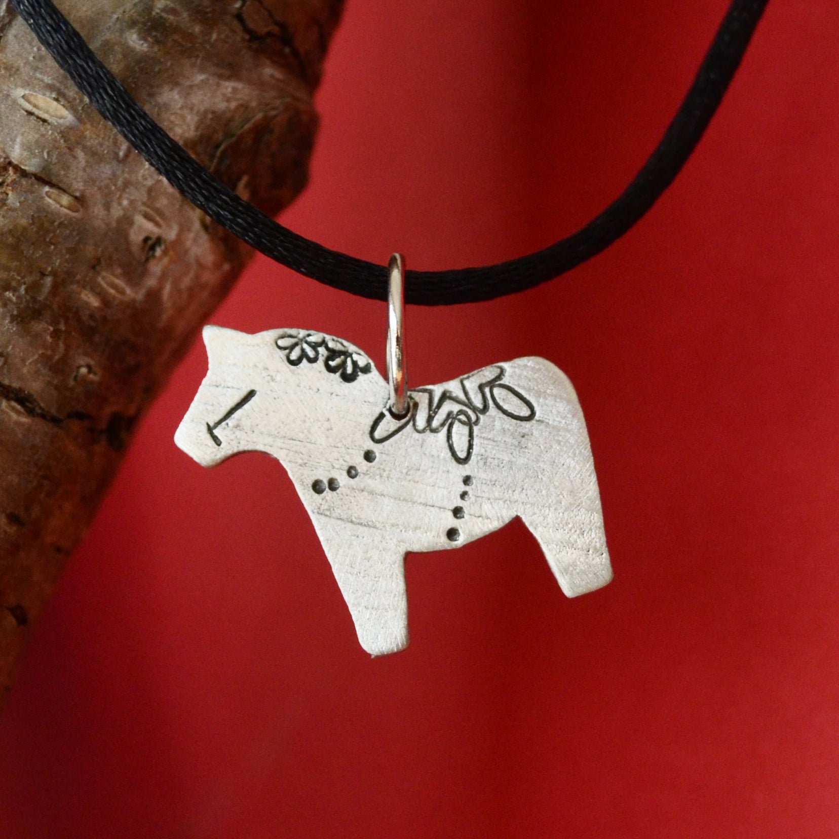 Dala Horse Necklace in Pewter